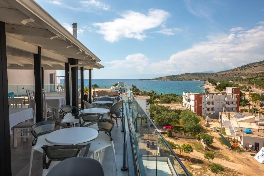 Bianco Hotel 59/61