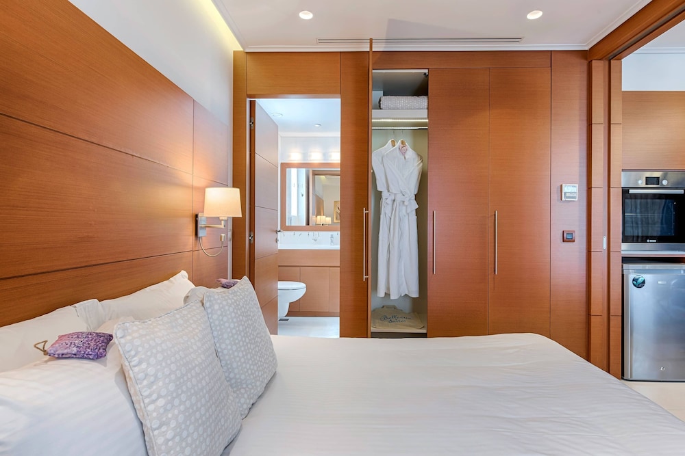 Bellevue On The Beach Suites 9/31