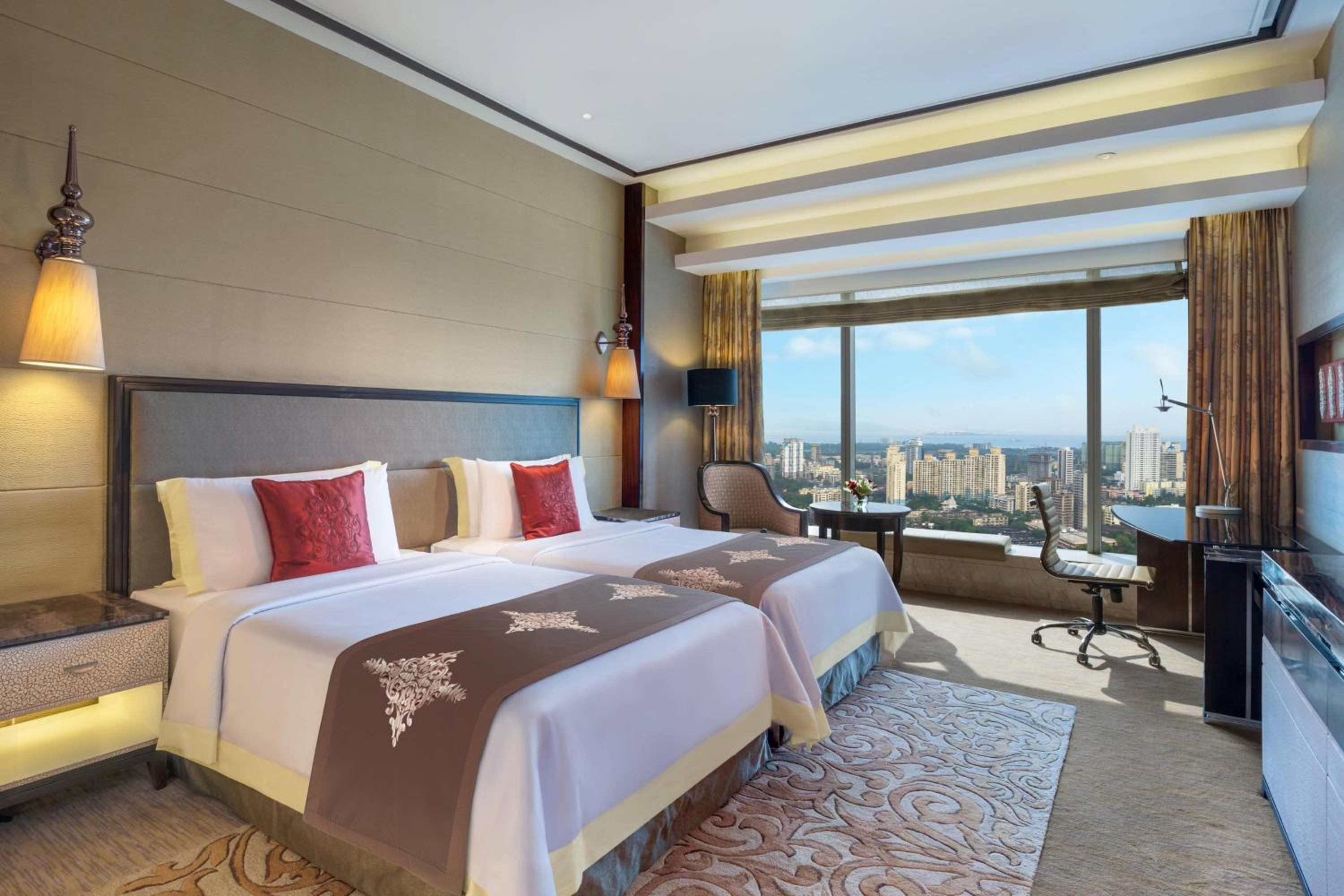 Guest Room, Twin Beds, Skyline View