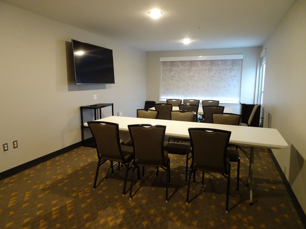 Holiday Inn Jonesboro 37/50