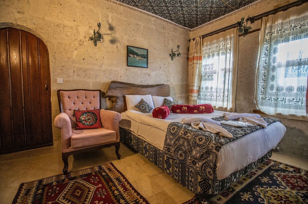 DELUXE, SUITE, HOT TUB