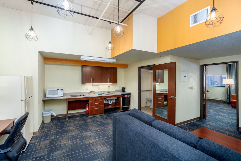 The Suites Hotel at Waterfront Plaza 12/50