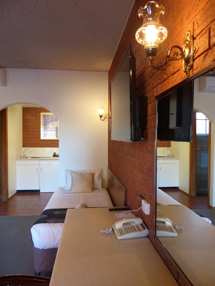 Best Western Meramie Motor Inn 23/32
