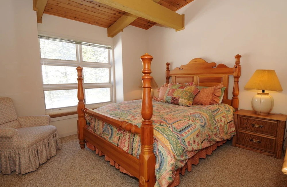 VACATION RENTALS BY BIG SKY RESORT 8/34