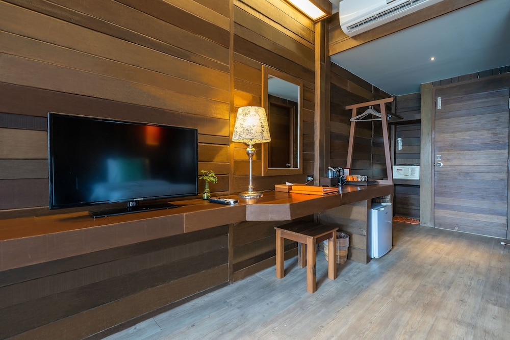 BAAN PLOY SEA 10/50