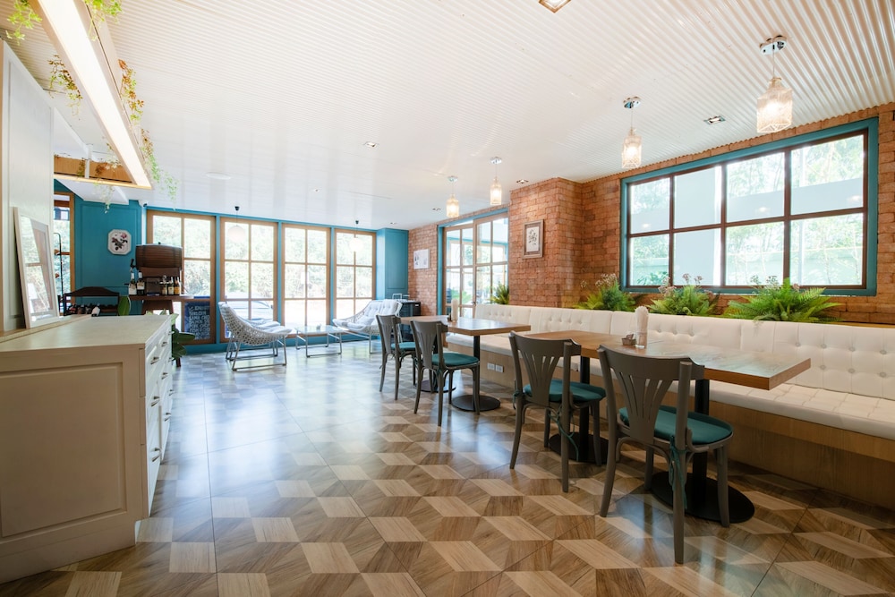 Capital O 631 Blooming Hill Boutique Suites 39/50