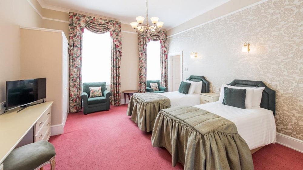 The Royal Hotel 13/40