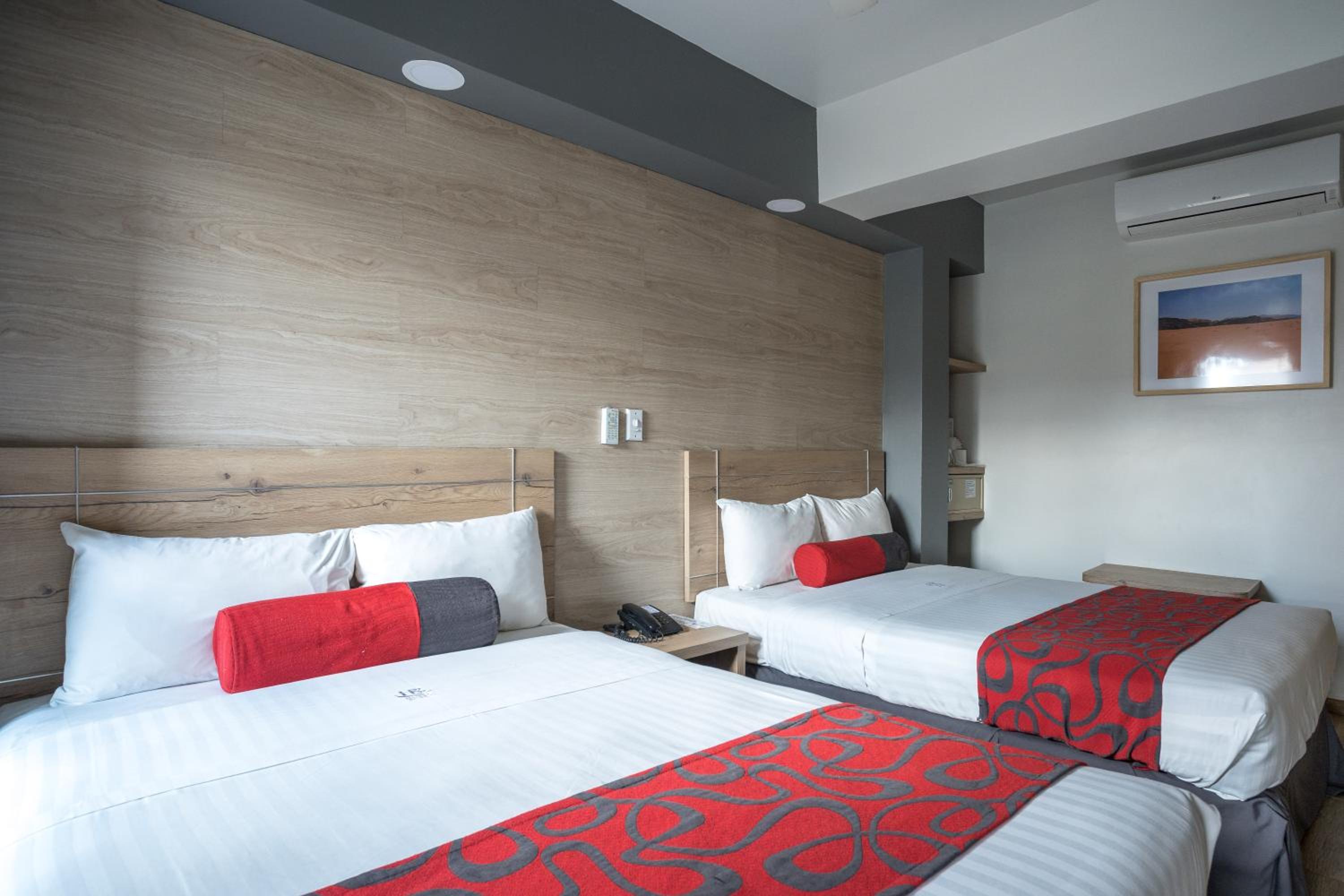غرفة بسريرين مزدوجين، Hotel Roble 4/8
