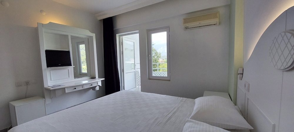 SAILOR’S PARK HOTEL 14/55
