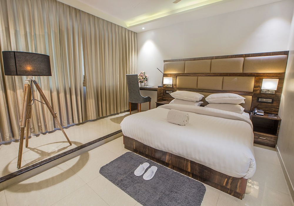 AURA ONE HOTEL 29/45