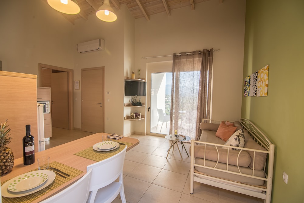 Aksos suites Accessible Accommodation 43/44
