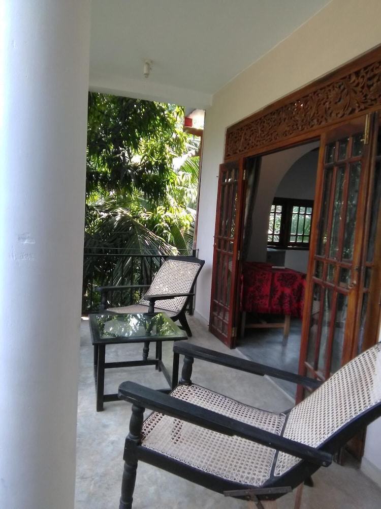 Srimalis Residence 24/32