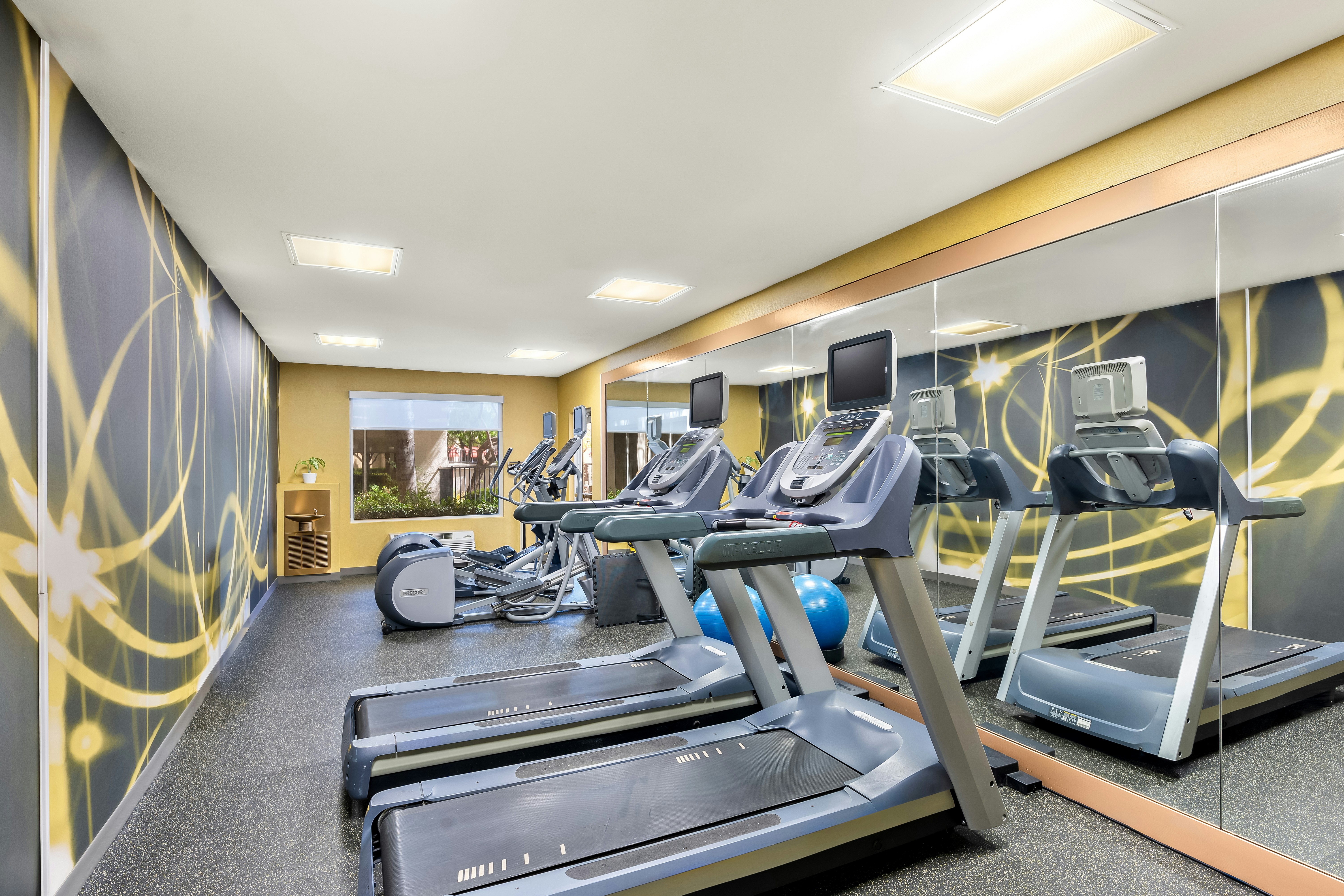 Hilton Garden Inn Fairfield 27/80