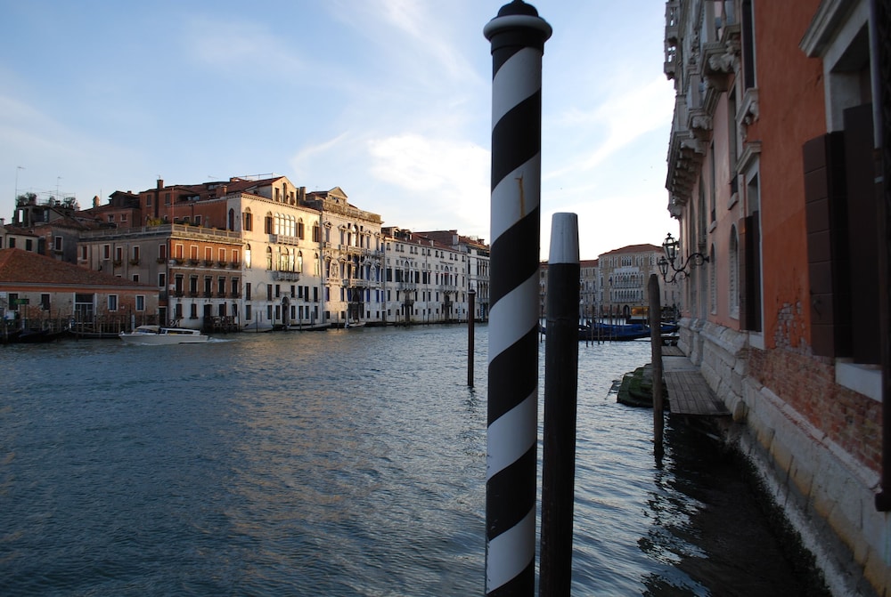 PALAZZO BARBARIGO SUL CANAL GRANDE 36/44