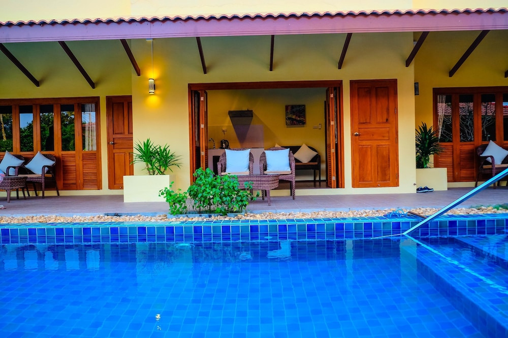 Taratai Villa 6/57