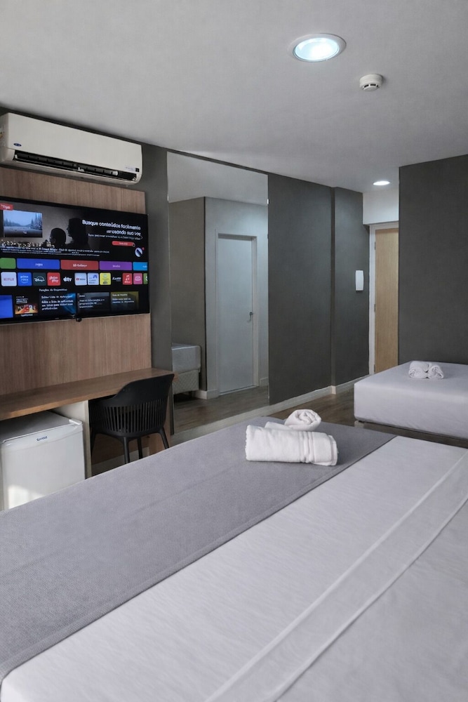 Assay Plaza Hotel 41/49