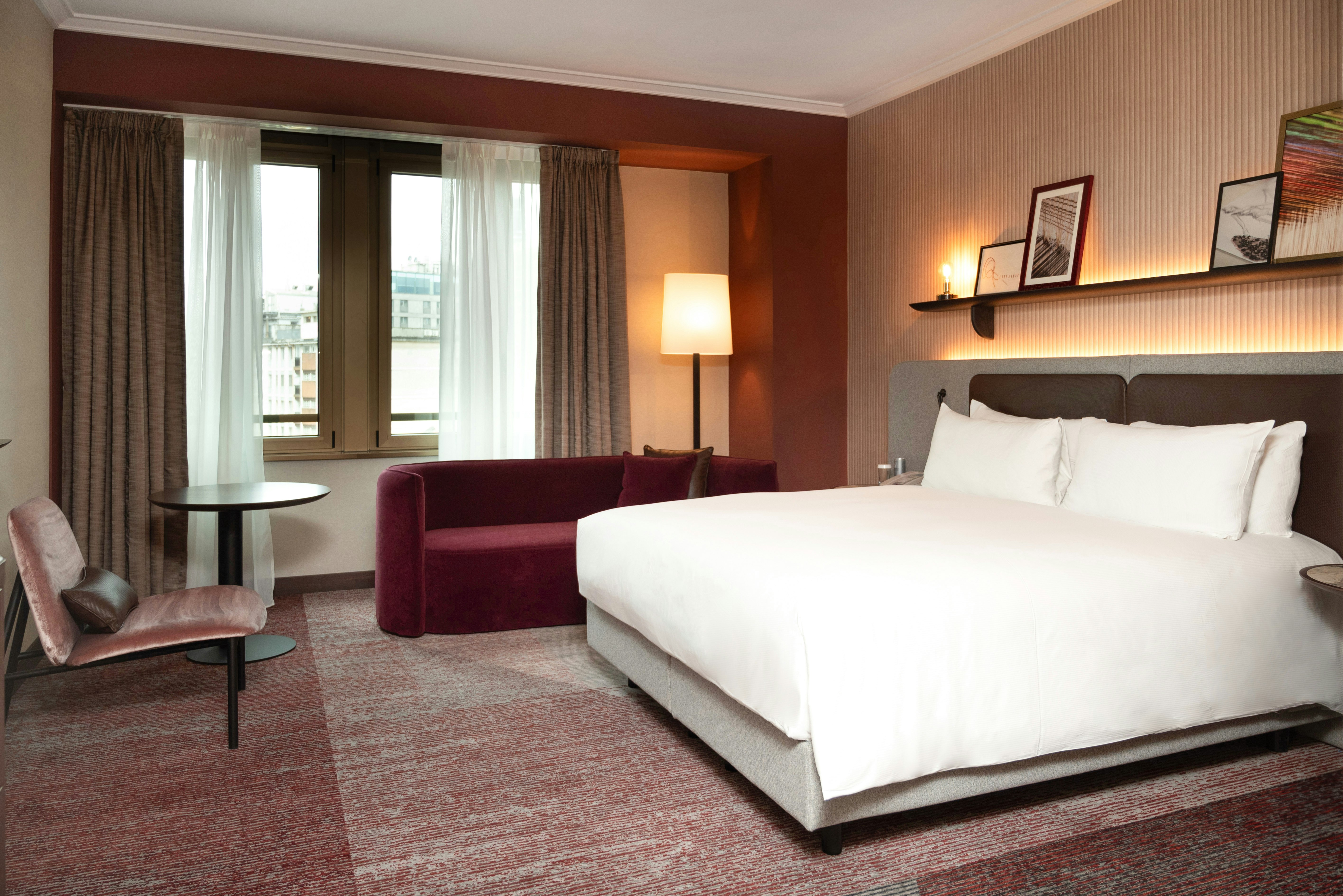DELUXE, EXECUTIVE, KING BED