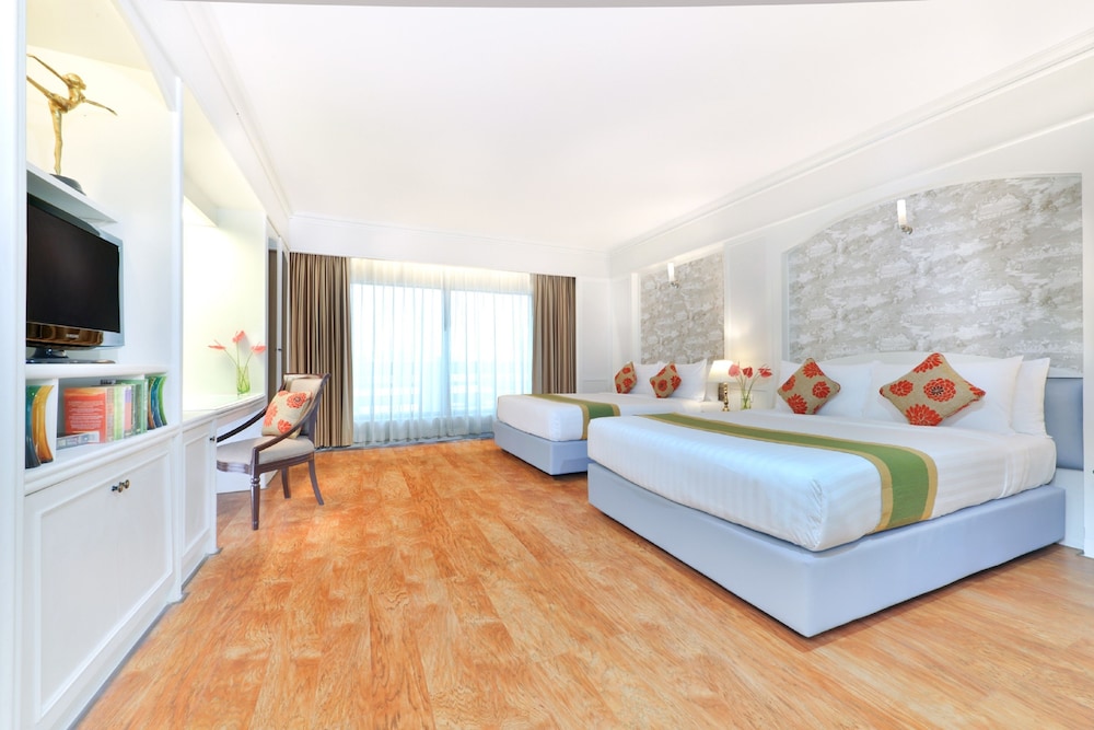Centre Point Plus Hotel Pratunam 14/74