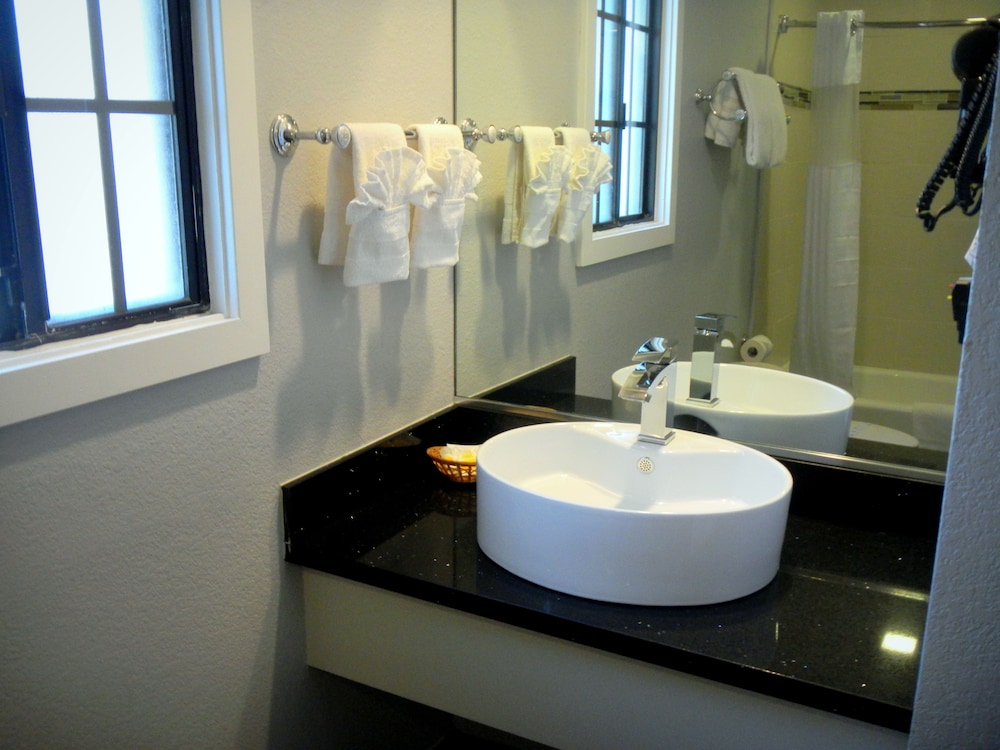 FairBridge Inn & Suites Merced - Gateway to Yosemite 25/27