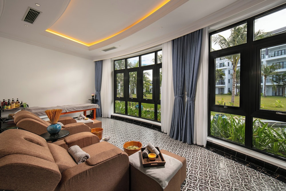 Bliss Hoi An Beach Resort and Wellness 28/49