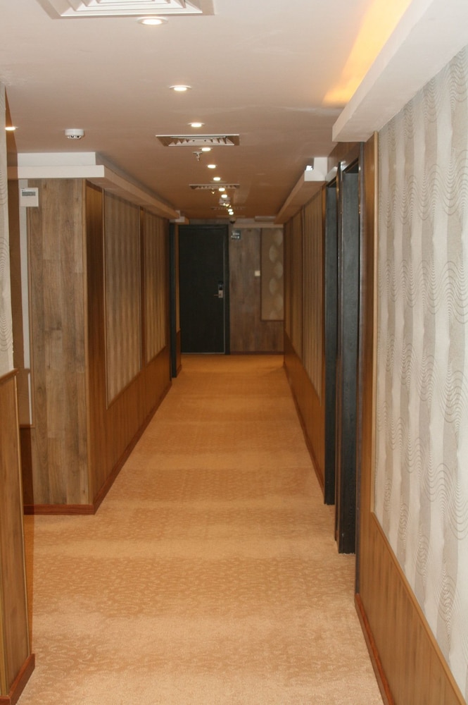 The Secure Inn Hotel Muscat 33/69
