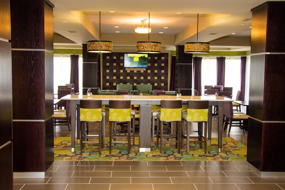 Holiday Inn Express & Suites Sikeston 5/30