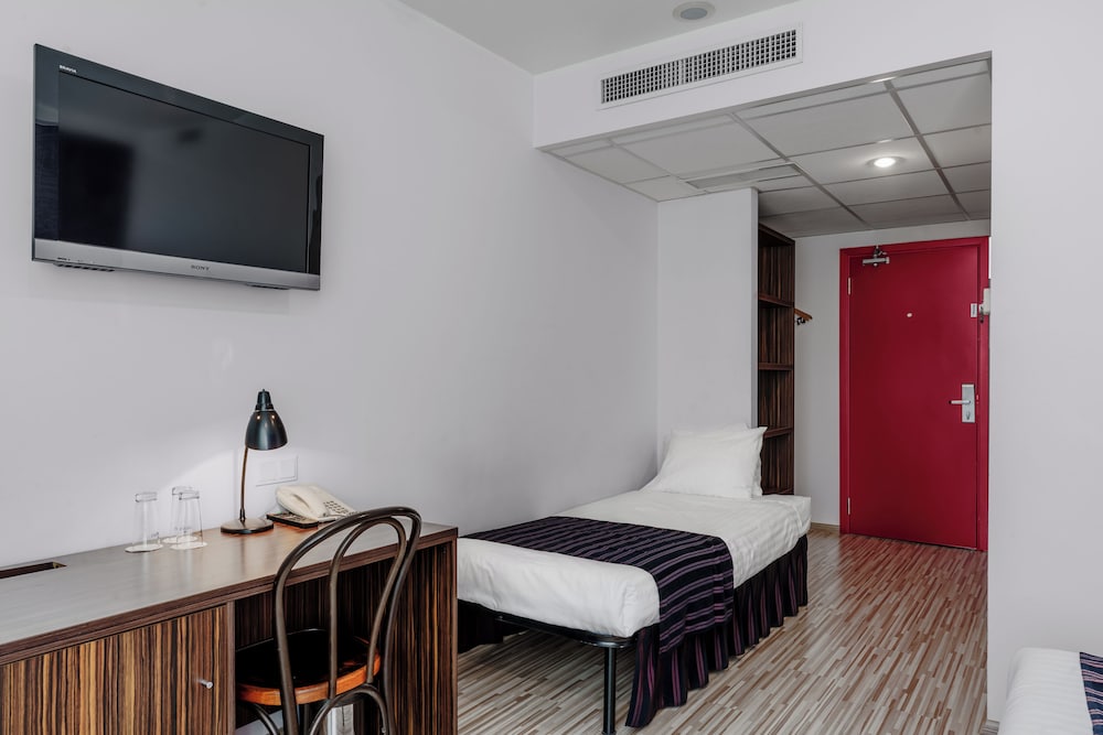 غرفة قياسية ثلاثية بثلاثة أسرّة، Rija Vef Hotel 3/8