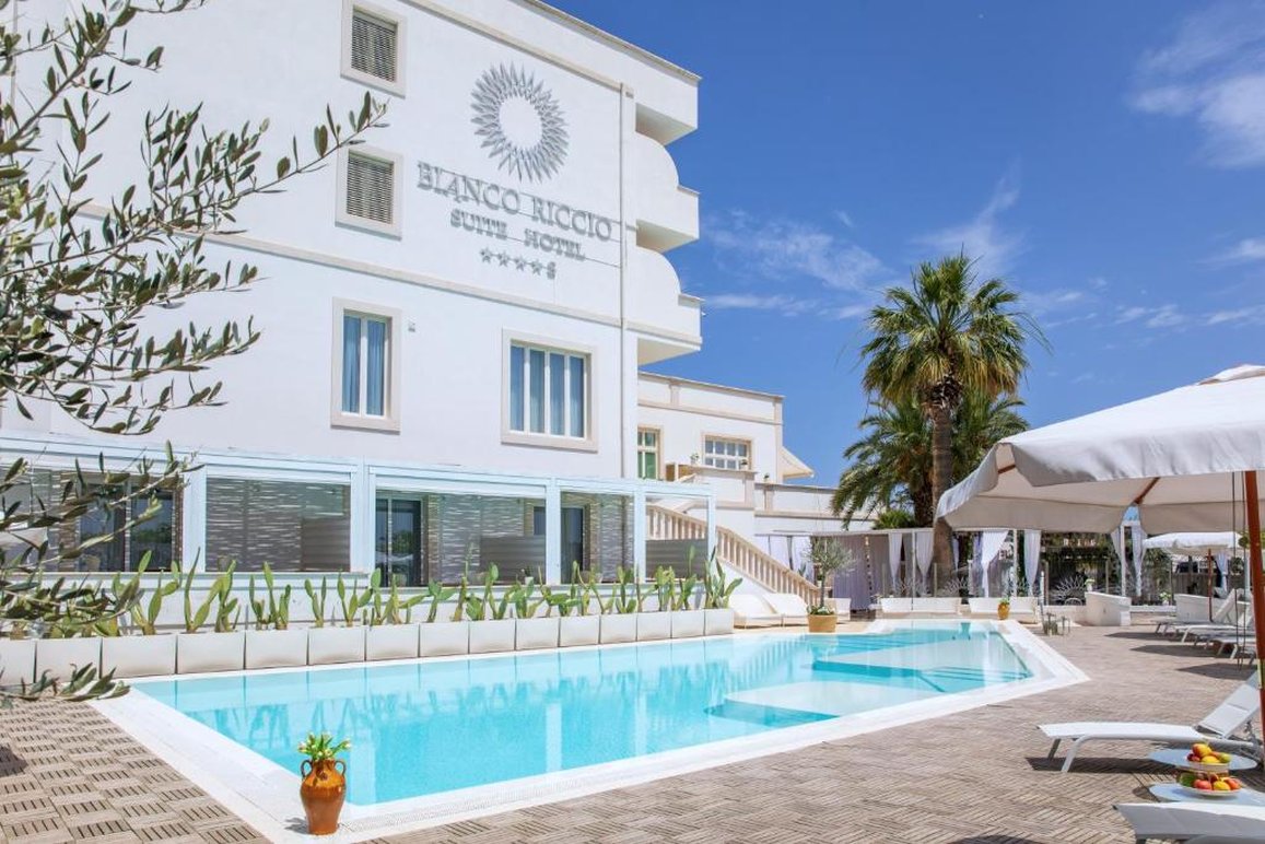 Bianco Riccio Suite Hotel 5/79