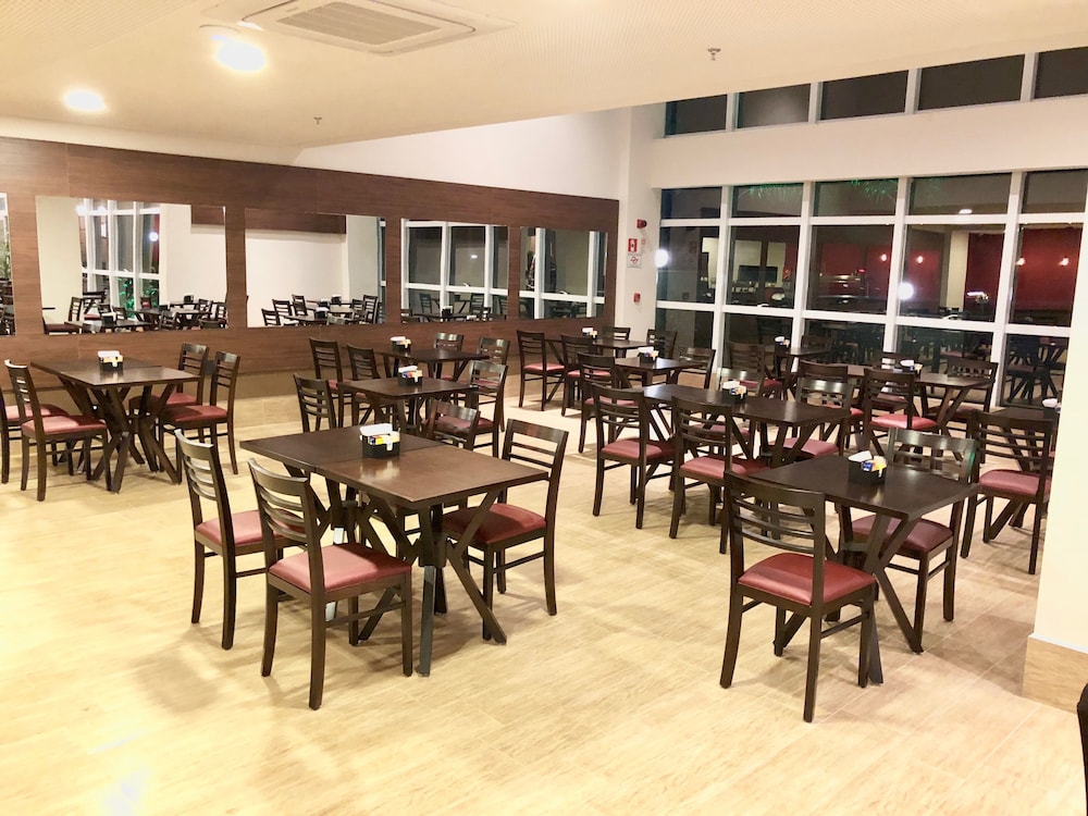 Lummina Hotel Mogi 36/50