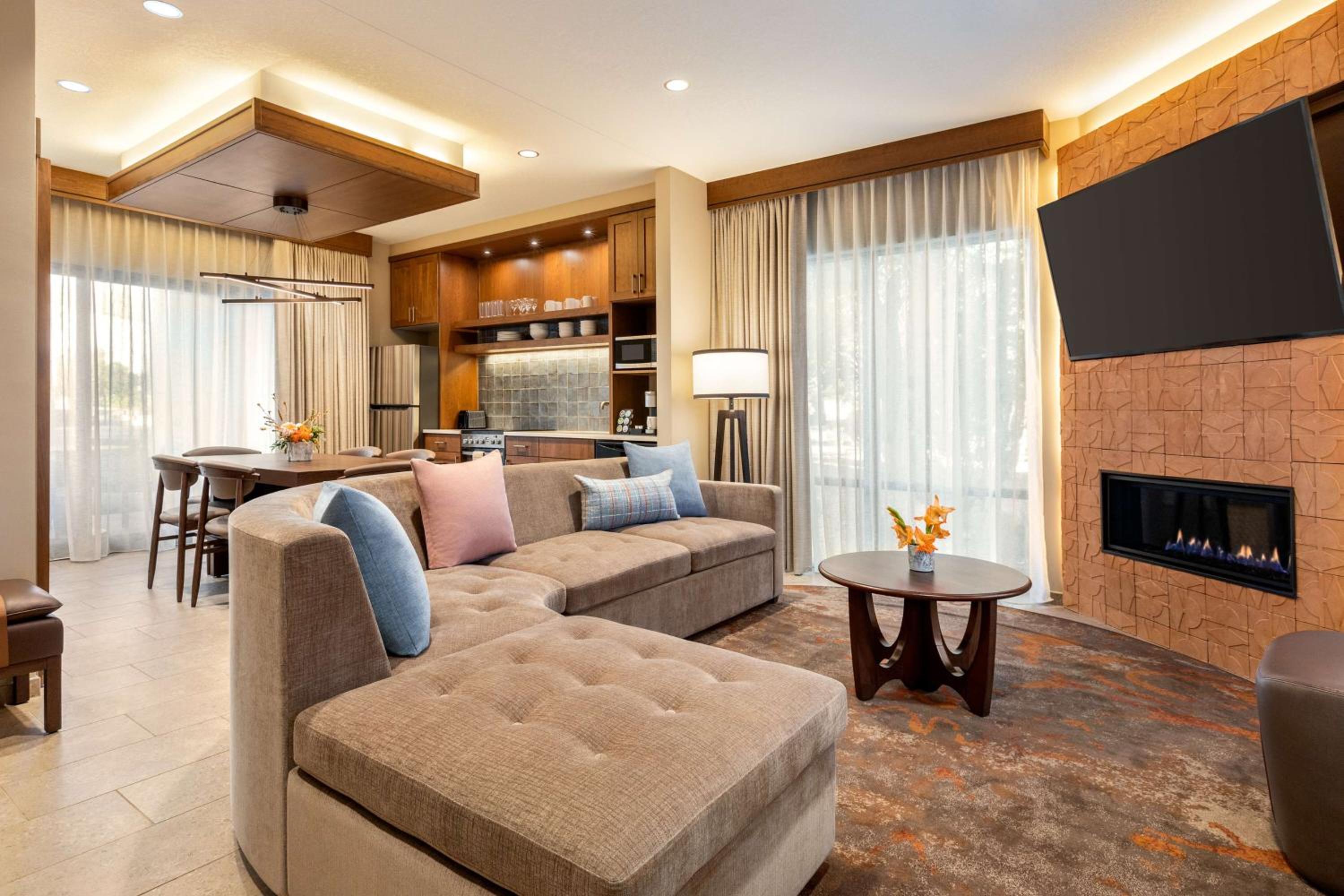 Casitas at the Hoodoo Moab, Curio Collection by Hilton 9/32