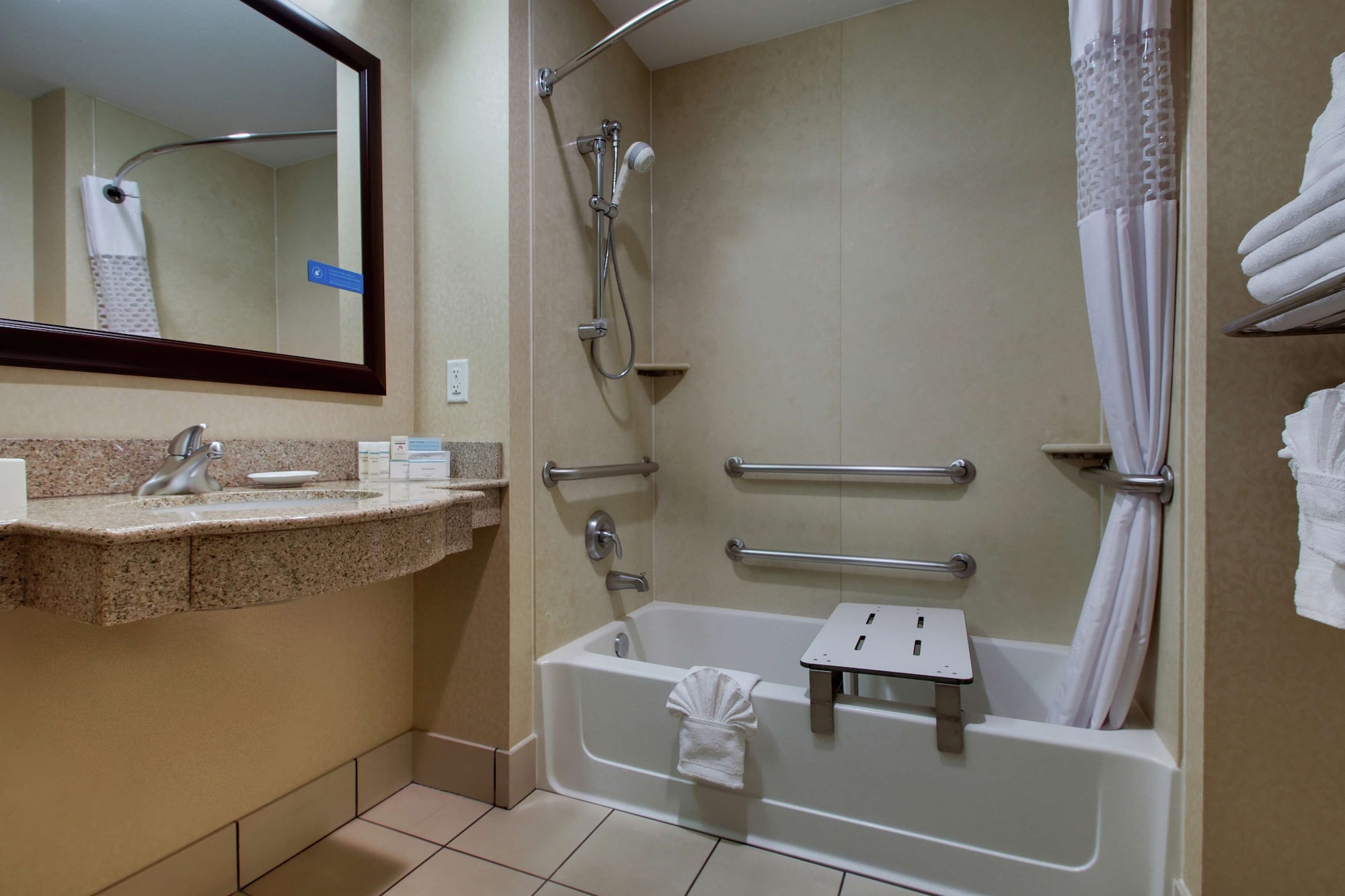 غرفة بسرير كينج بحوض استحمام، Hampton Inn And Suites Denver Littleton Co 4/4