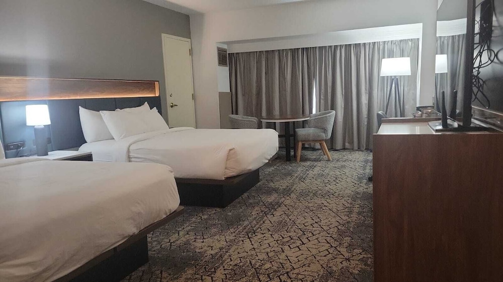 The Plaza Hotel Columbus at Capital Square 11/50