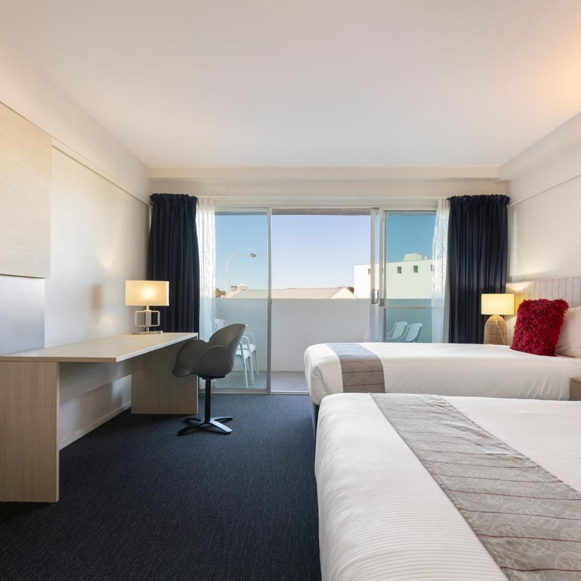 Room, Single, Queen Bed