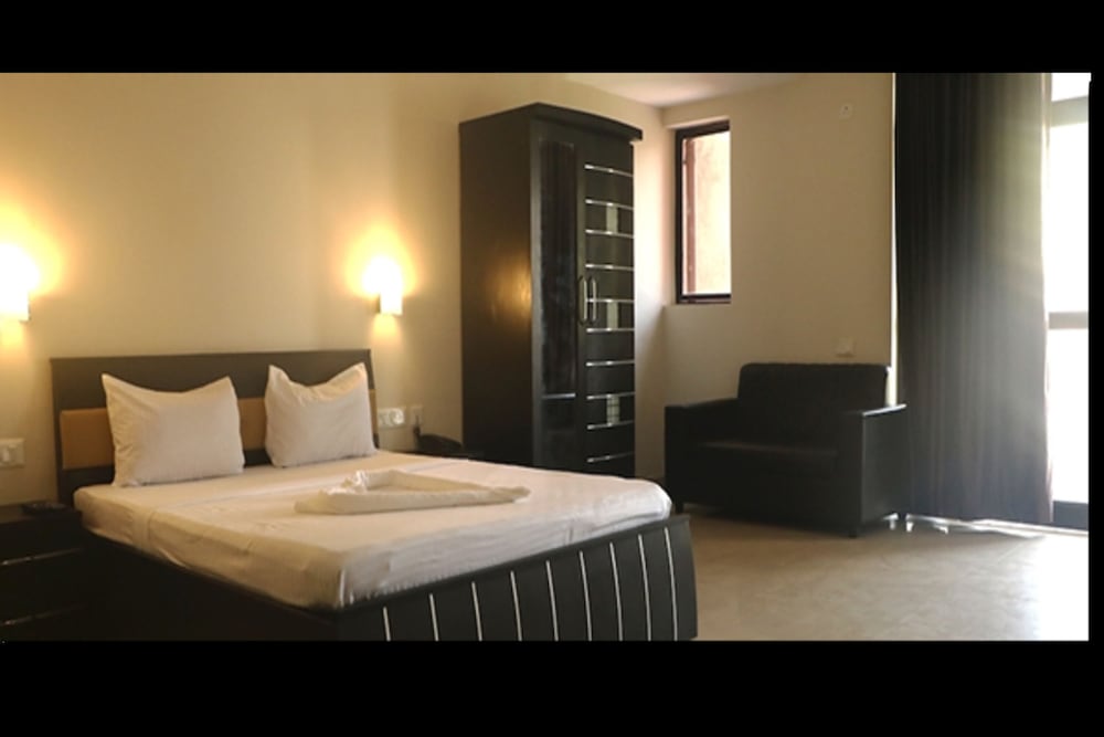 All Seasons Guest House 9/43