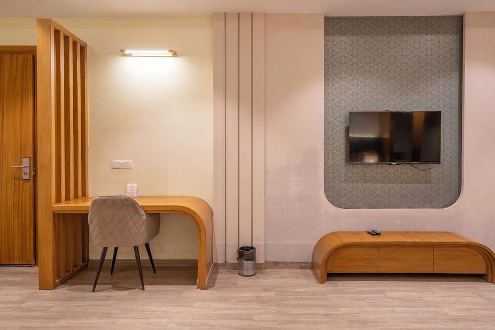 Excel Hotels & Resorts Corbett 34/49
