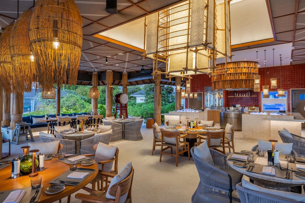 Avani+ Fares Maldives Resort 149/164