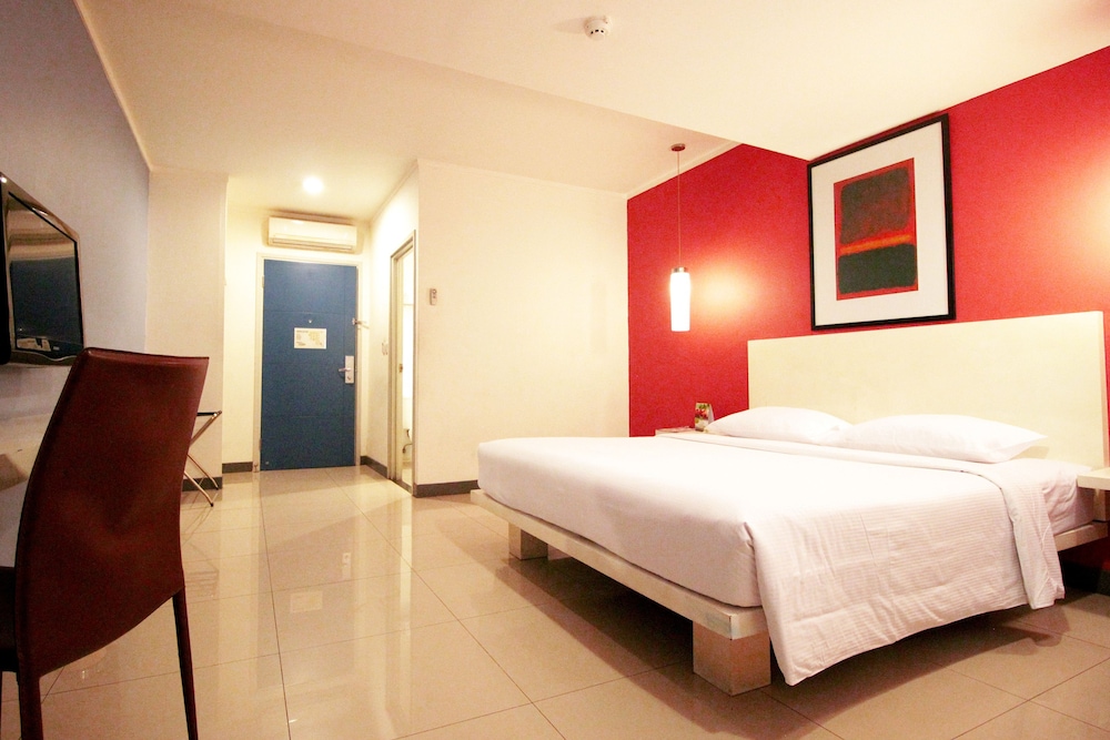 The Plaza Hotel Glodok 12/47