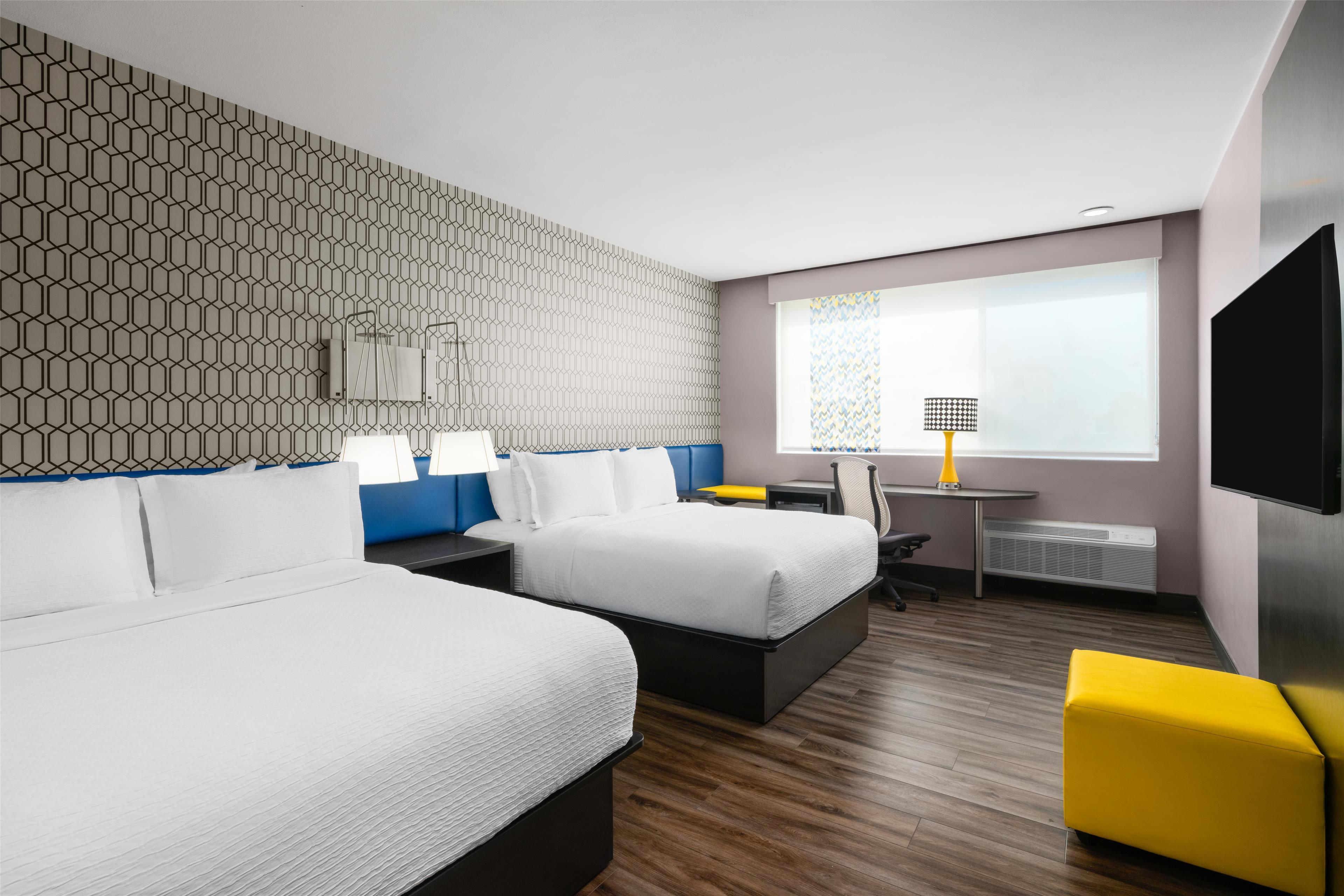 Signature, Single, 2 Queen Beds