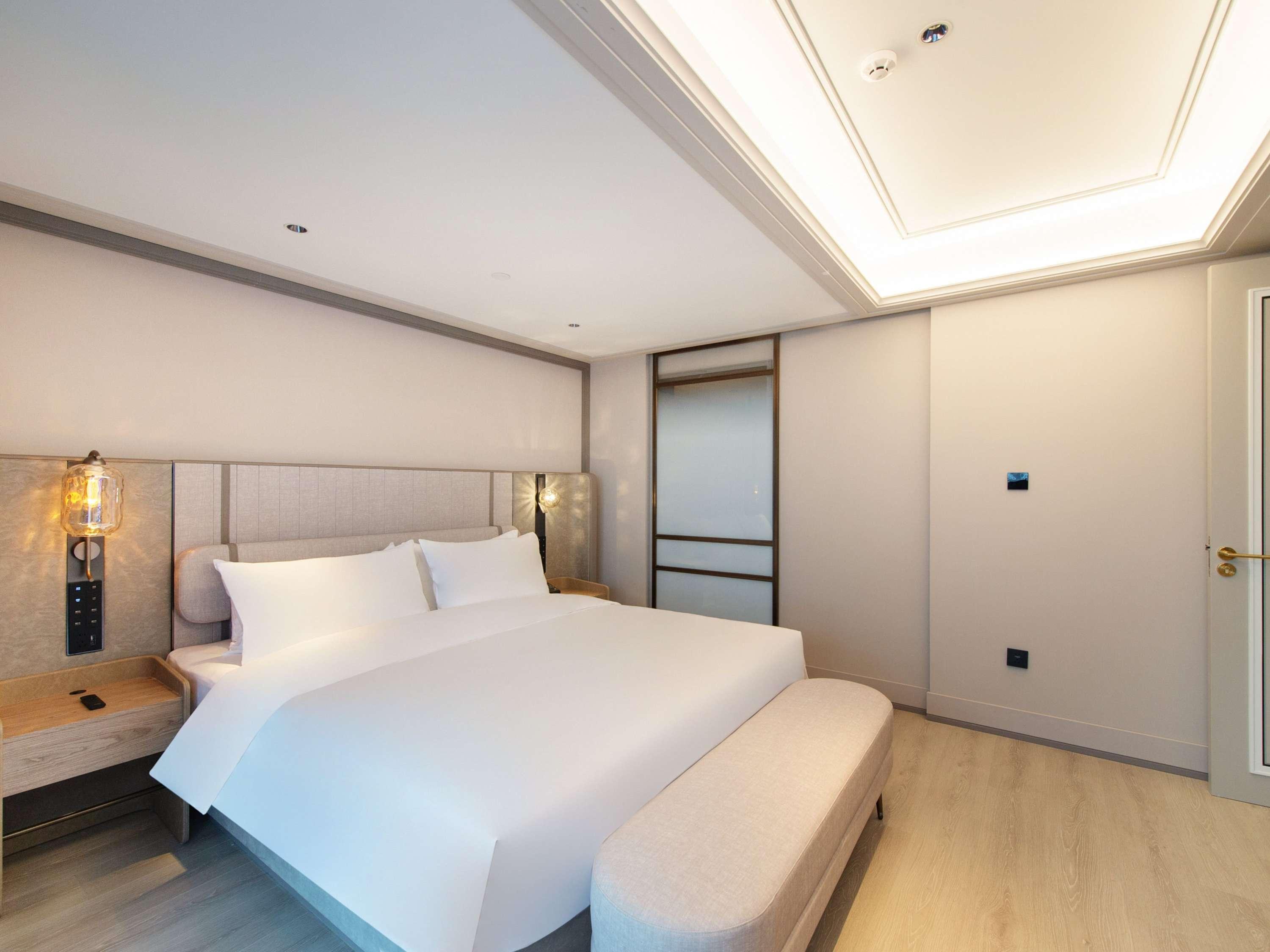 Mercure Hainan Sanya Bay 10/35