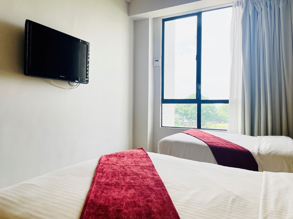 La Boss Hotel 24/56