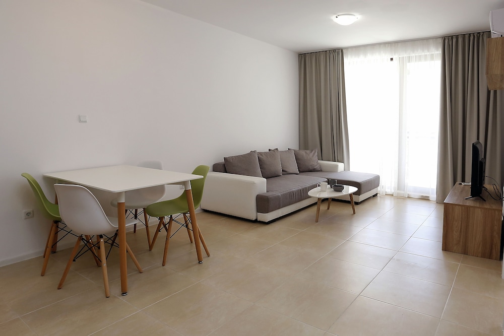 Green Life Beach Resort 59/75