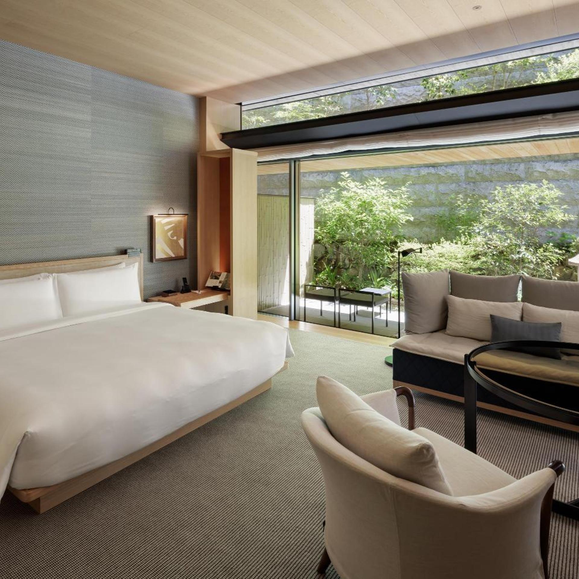 غرفة بسرير كينج بشرفة، Park Hyatt Kyoto 4/5
