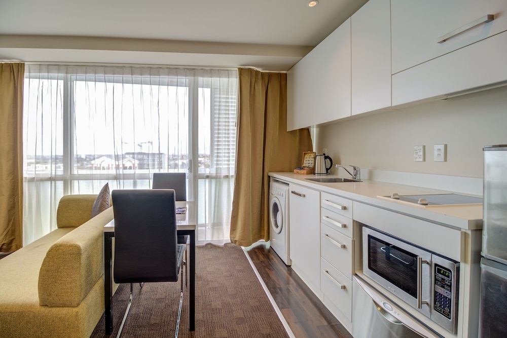 The Quadrant Hotel and Suites 58/70