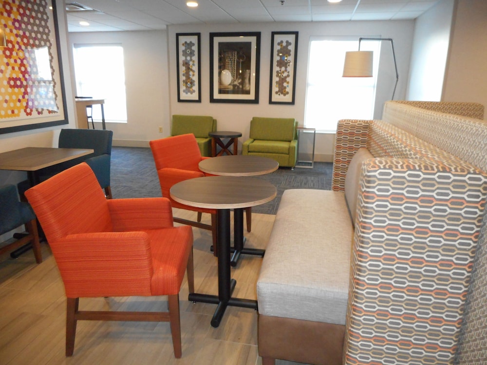 Holiday Inn Express Fairfield 35/41