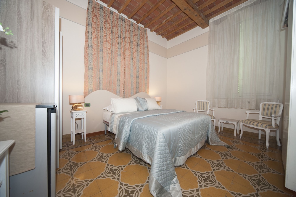 Lucca Relais 28/50