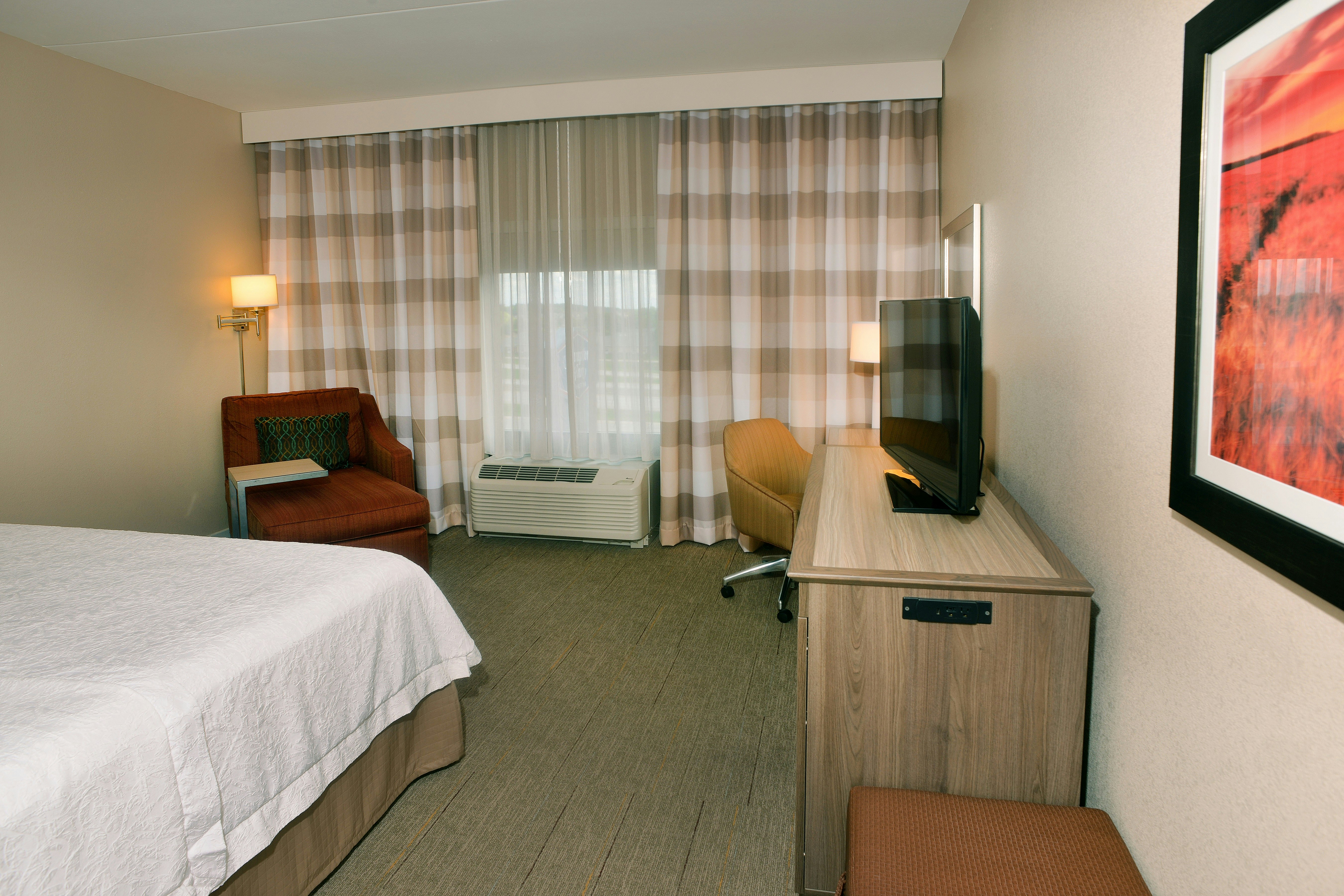 ROOM, KING BED
