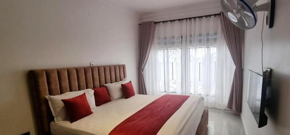 Saffron Beach Bistro & Cottages 14/50