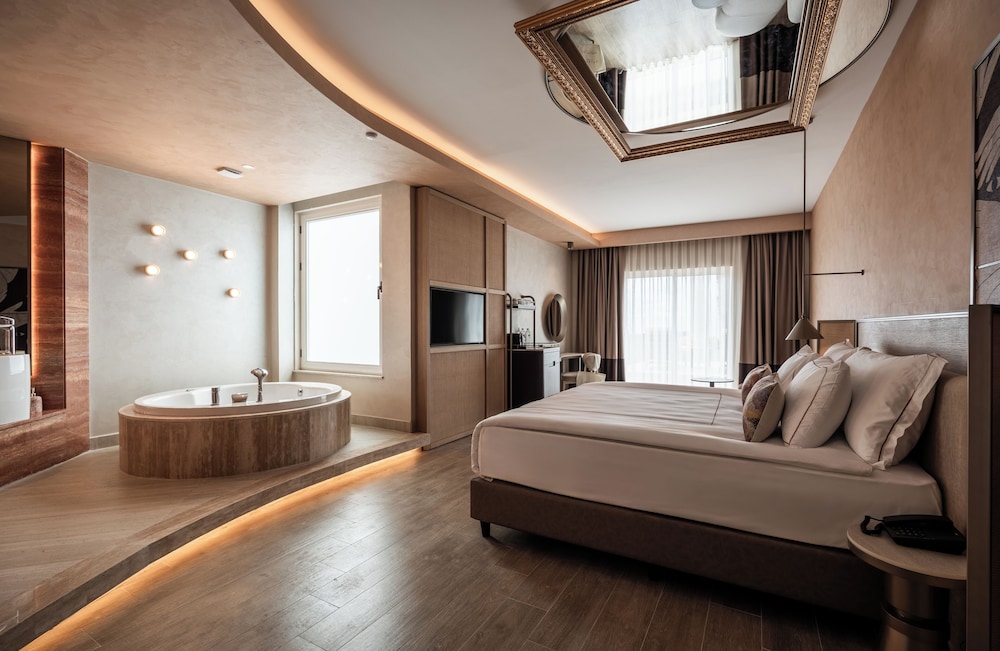 Garden, Superior, King Bed, Sea View, Hot Tub، Adalya Bliss +16 Adult Only 2/10