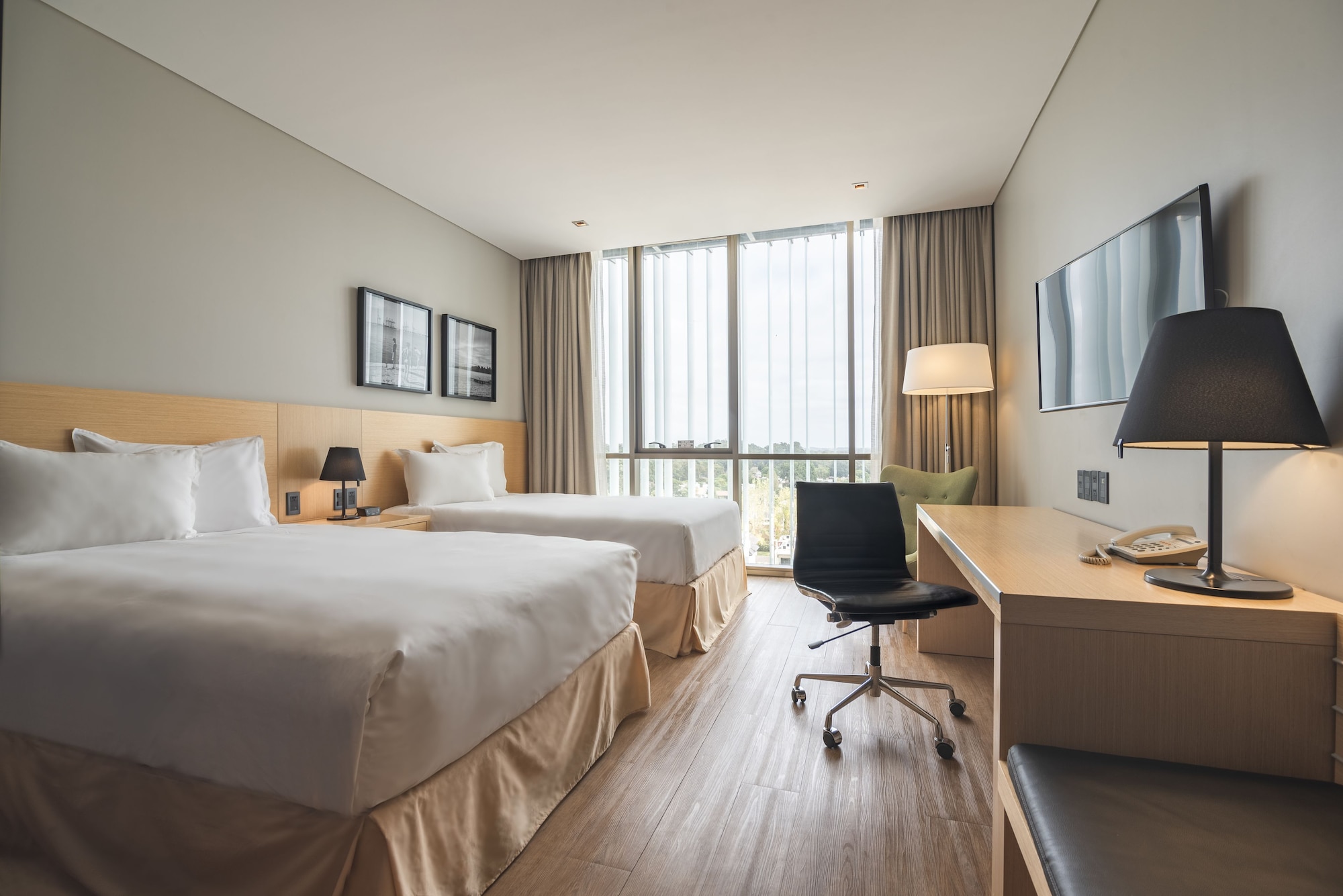 ROOM, 2 DOUBLE BEDS