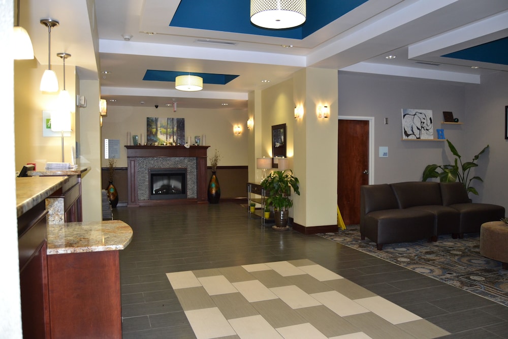 Holiday Inn Express Hotel & Suites Cross Lanes 12/75
